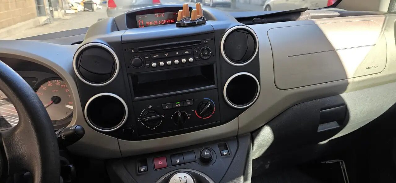 Peugeot Partner 1.6HDI 5-seater